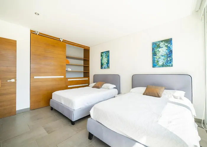 3br With Rooftop Pool & Parking * Playa del Carmen