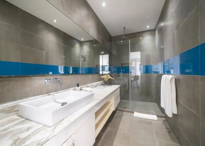 Apartament 3br With Rooftop Pool & Parking