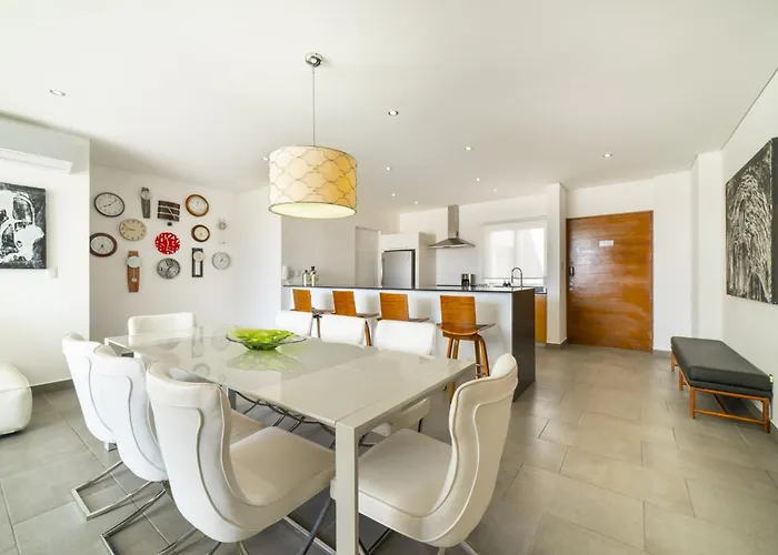 3br With Rooftop Pool & Parking Apartament *