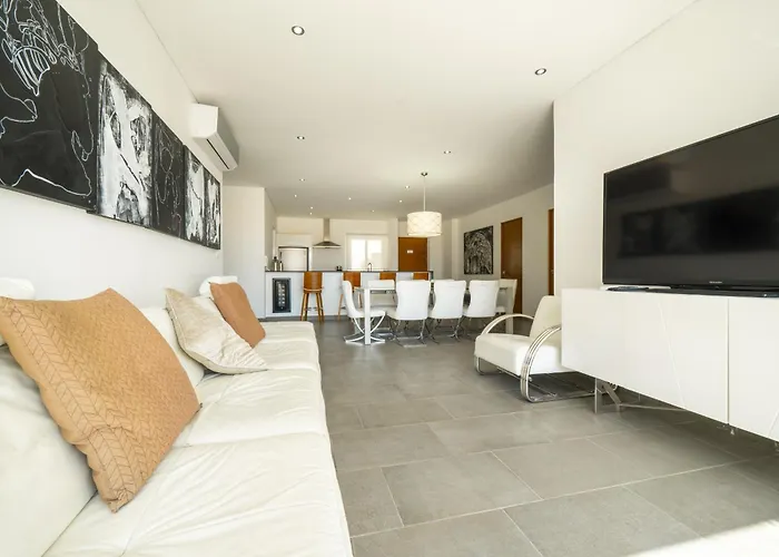 3br With Rooftop Pool & Parking Apartament