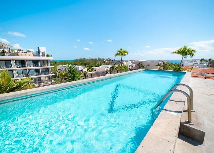 3br With Rooftop Pool & Parking * Playa del Carmen