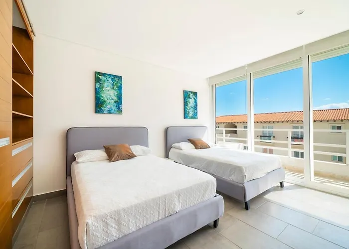 3br With Rooftop Pool & Parking *